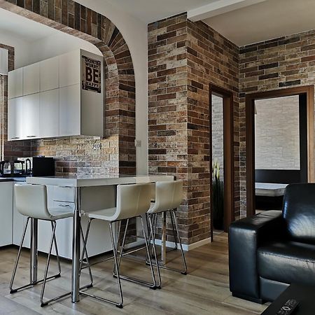 Queen East Verona Apartments Extérieur photo
