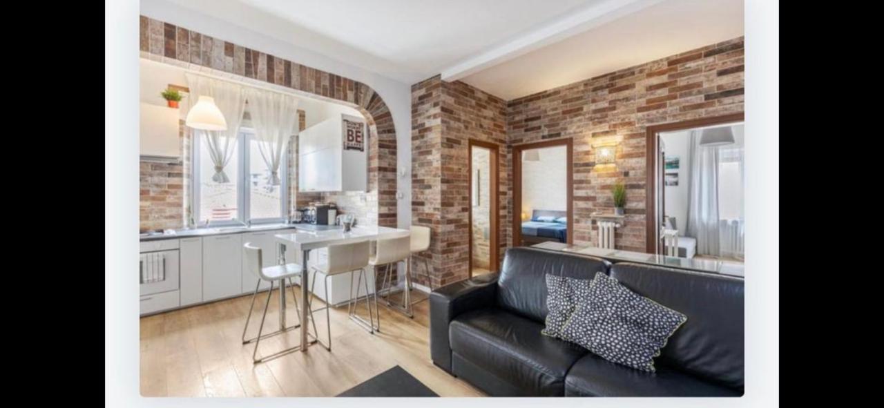 Queen East Verona Apartments Extérieur photo